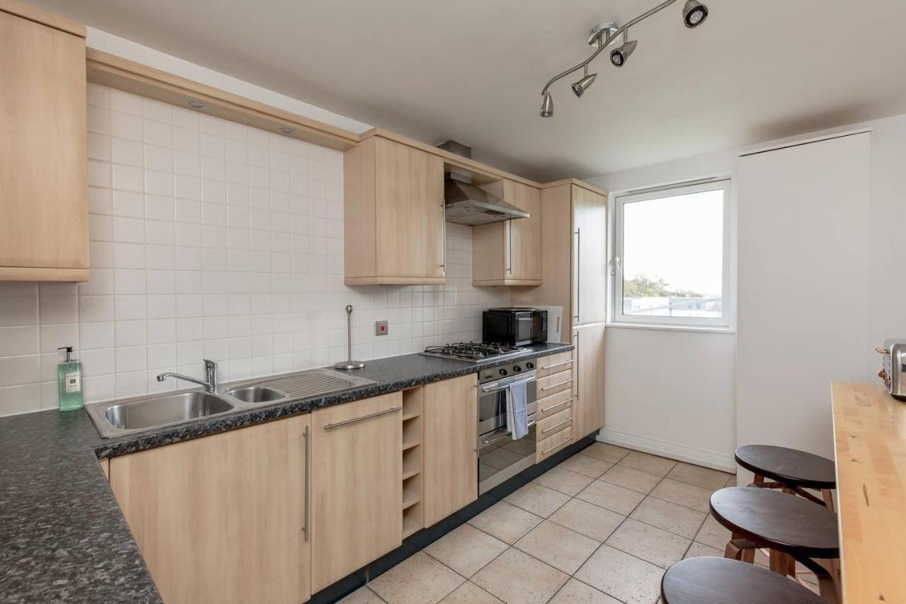 Altido Cool Space Old Town 3Bed Apt With Balcony And Parking Edinburgh Exterior foto